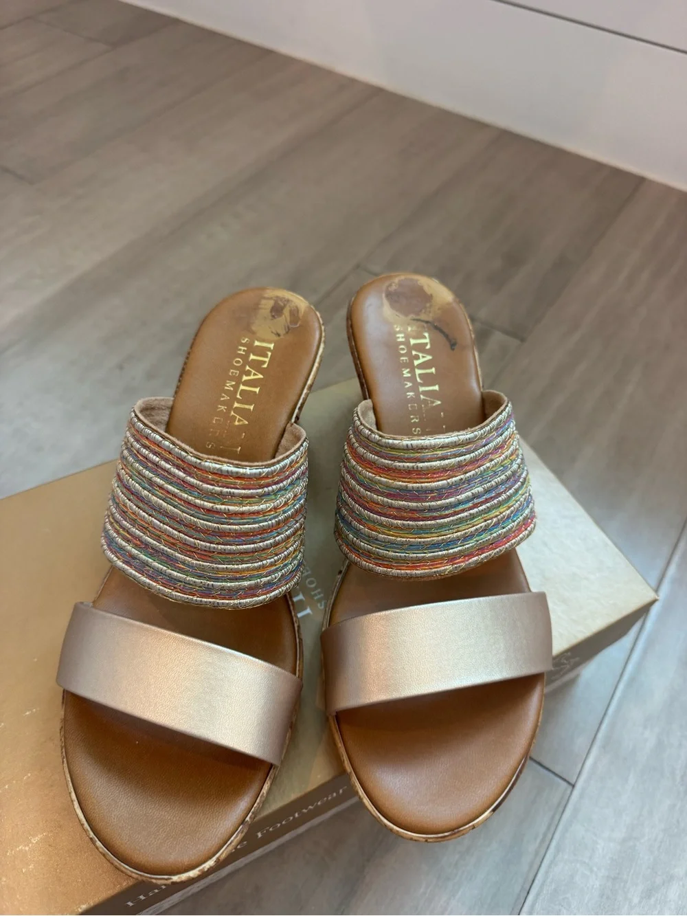 Italian Shoemakers chic wedge